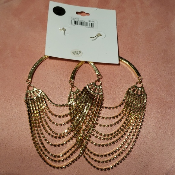 Charlotte Russe Earrings - Picture 4 of 8